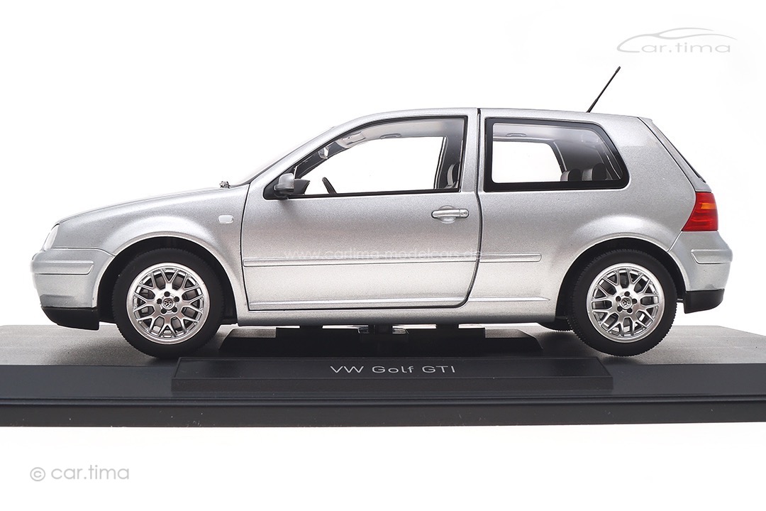 Volkswagen Golf GTI 1998 silber Norev 1:18 188570 Volkswagen Golf GTI 1998 silber Norev 1:18 188570