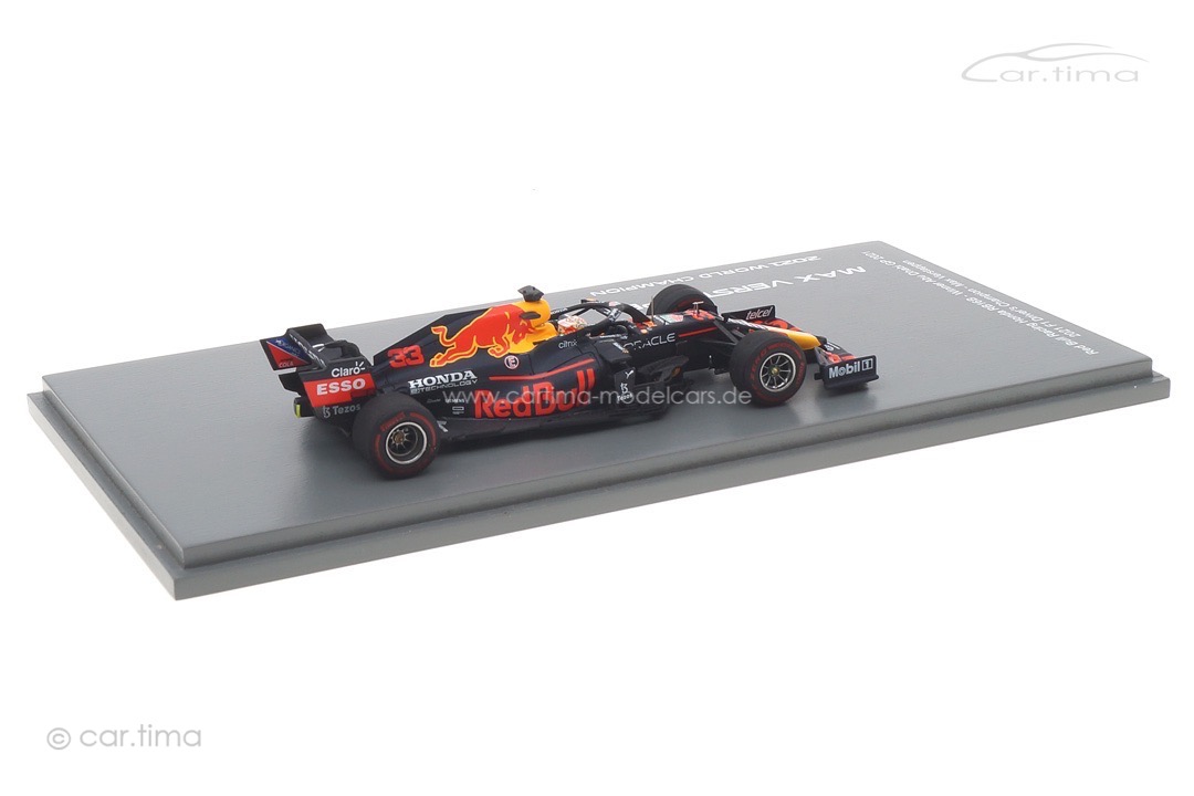 Red Bull Racing RB16B Winner GP Abu Dhabi 2021 Max Verstappen/pit board/No.1 board Spark 1:43 S7861 Red Bull Racing RB16B Winner GP Abu Dhabi 2021 Max Verstappen/pit board/No.1 board Spark 1:43 S7861