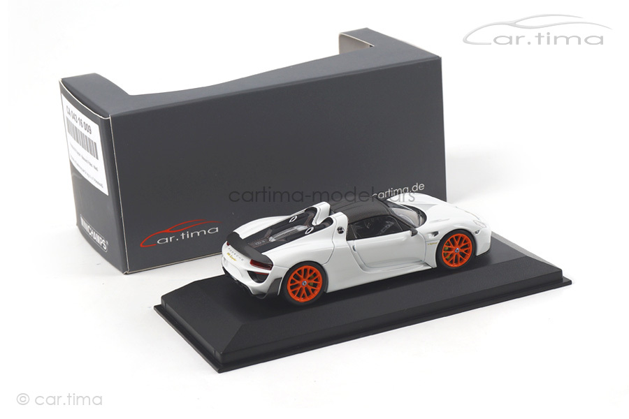 Porsche 918 Spyder Weissach Paket 9. PFF-Jahrestreffen in der Motorworld Region Stuttgart 2016