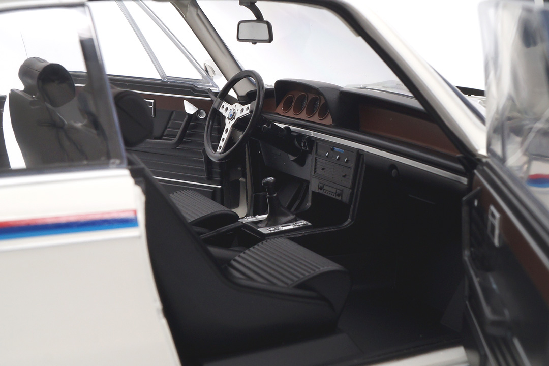 BMW 3.0 CSL E9 weiß/Dekor KK Scale 1:12 KKDC120232