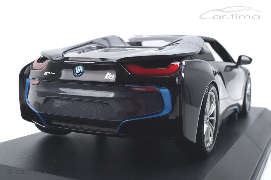 BMW I8 Roadster (l15) grey met. Minichamps 1:18 155027030 BMW I8 Roadster (l15) grey met. Minichamps 1:18 155027030
