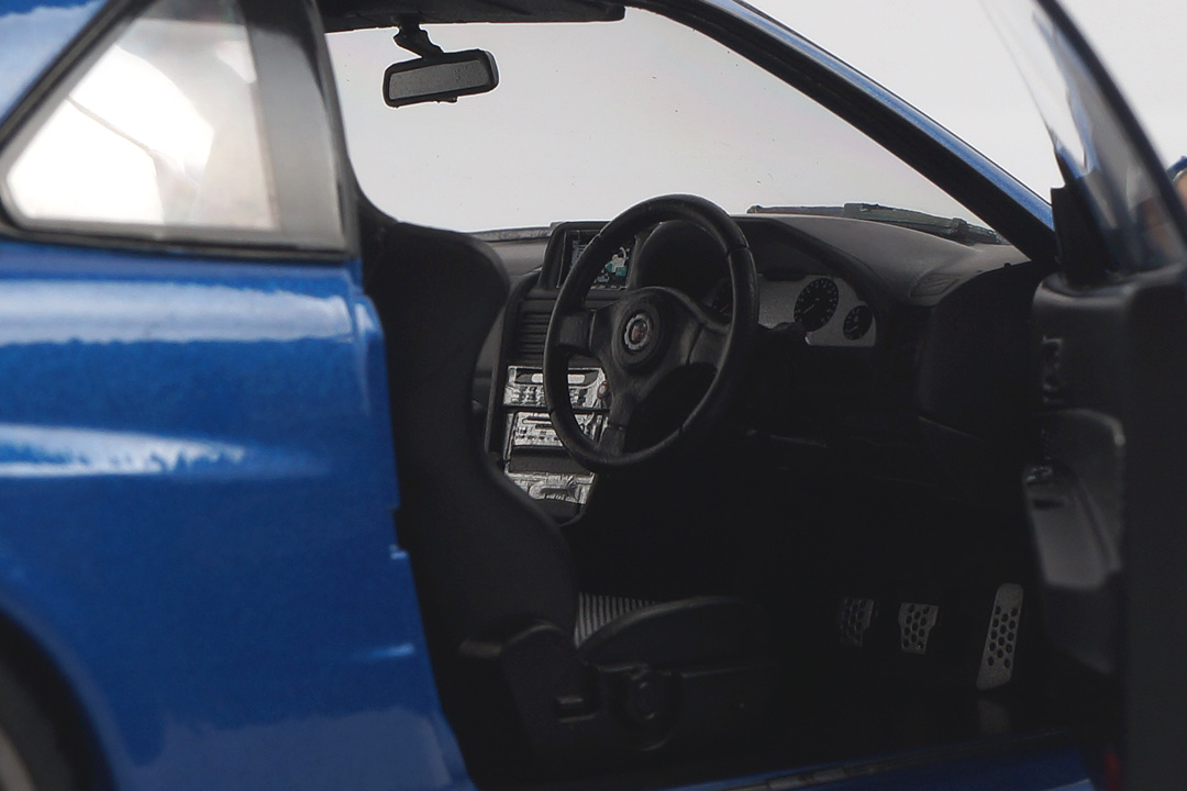 Nissan R34 GTR blau Solido 1:18 S1804301
