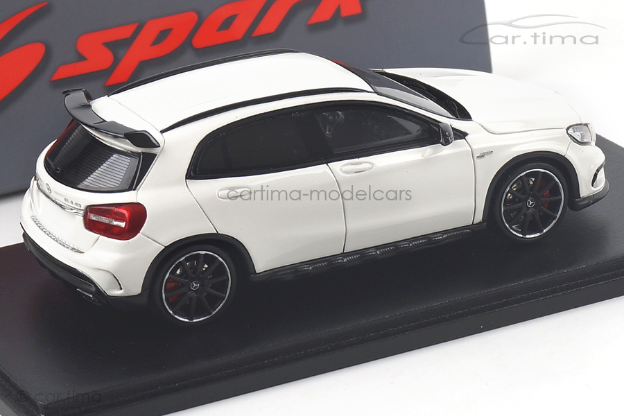Mercedes-Benz GLA45 AMG weiß Spark 1:43 S4911 Mercedes-Benz GLA45 AMG weiß Spark 1:43 S4911