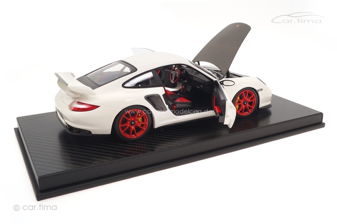 Porsche 911 (997 II) GT2 RS 2011 weiß/rote Felgen Minichamps 1:18 100069400R