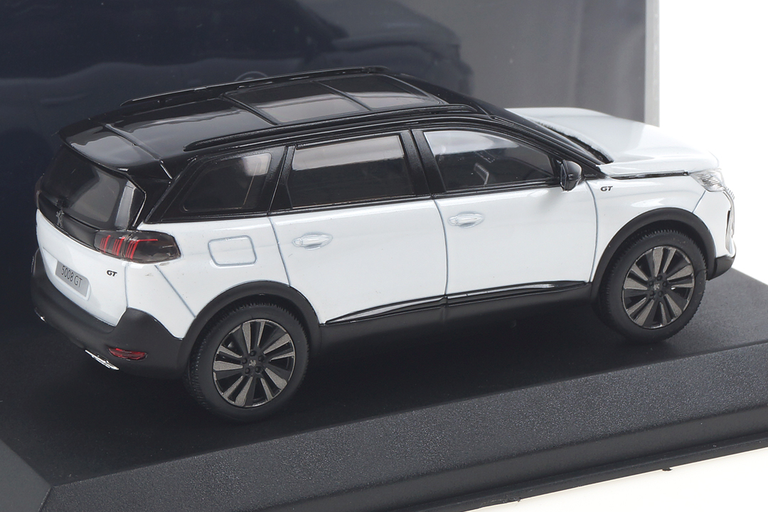 Peugeot 5008 GT 2020 weiß met./Black pack Norev 1:43 473926 Peugeot 5008 GT 2020 weiß met./Black pack Norev 1:43 473926