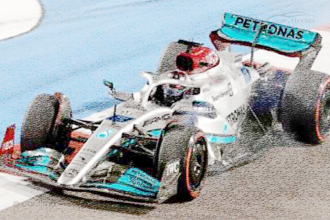 Mercedes-AMG Petronas F1 W13 GP 2022 George Russell Spark 1:64 Y257