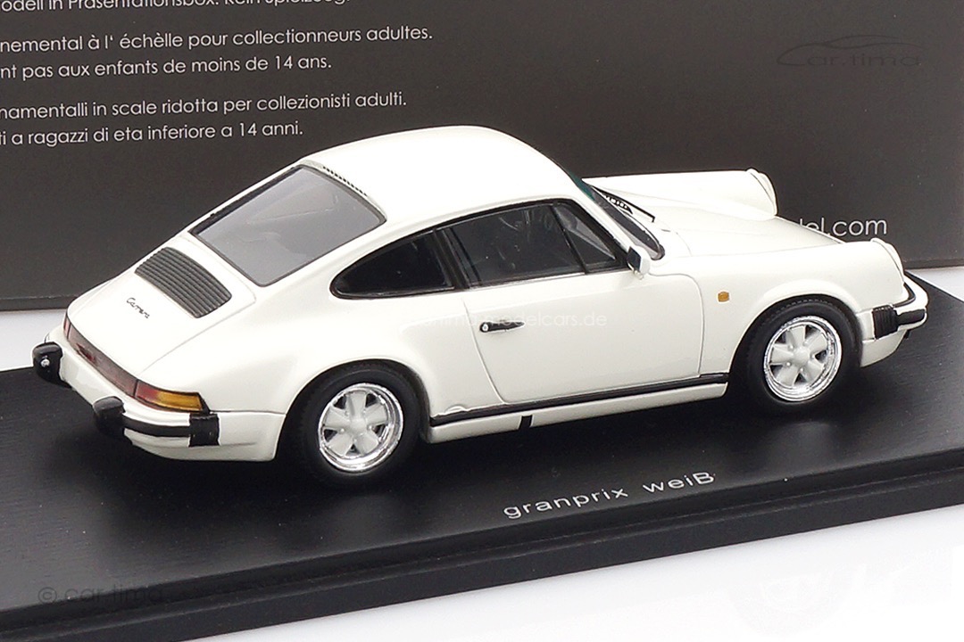 Porsche 911 Carrera 3.2 Grandprix-weiß/Fuchsfelge weiß Spark 1:43 CA04311009 