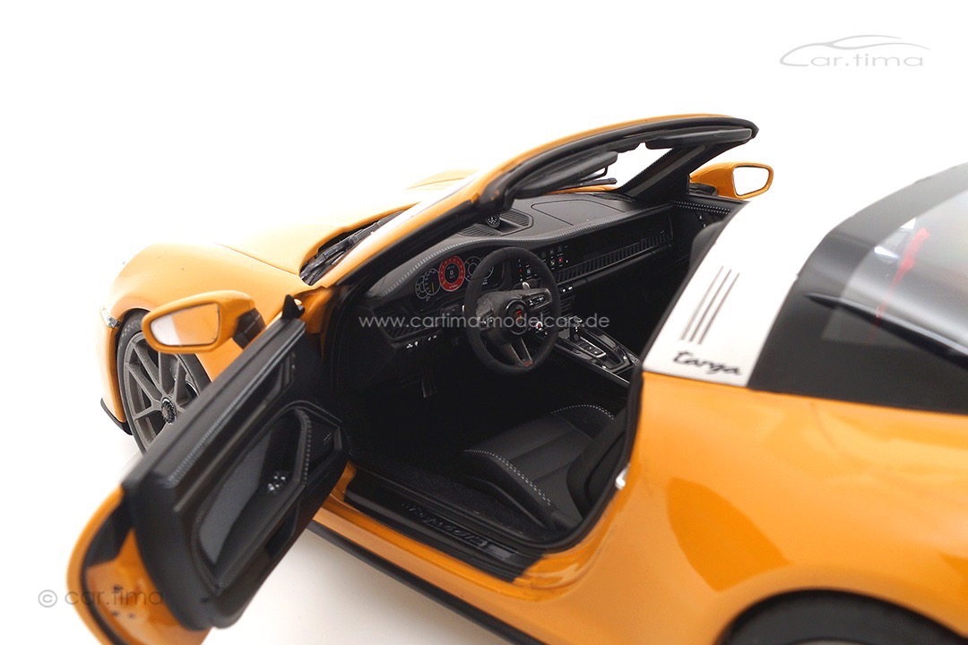 Porsche 911 (992.2) Targa 4 GTS Bahamagelb Norev 1:18 187190