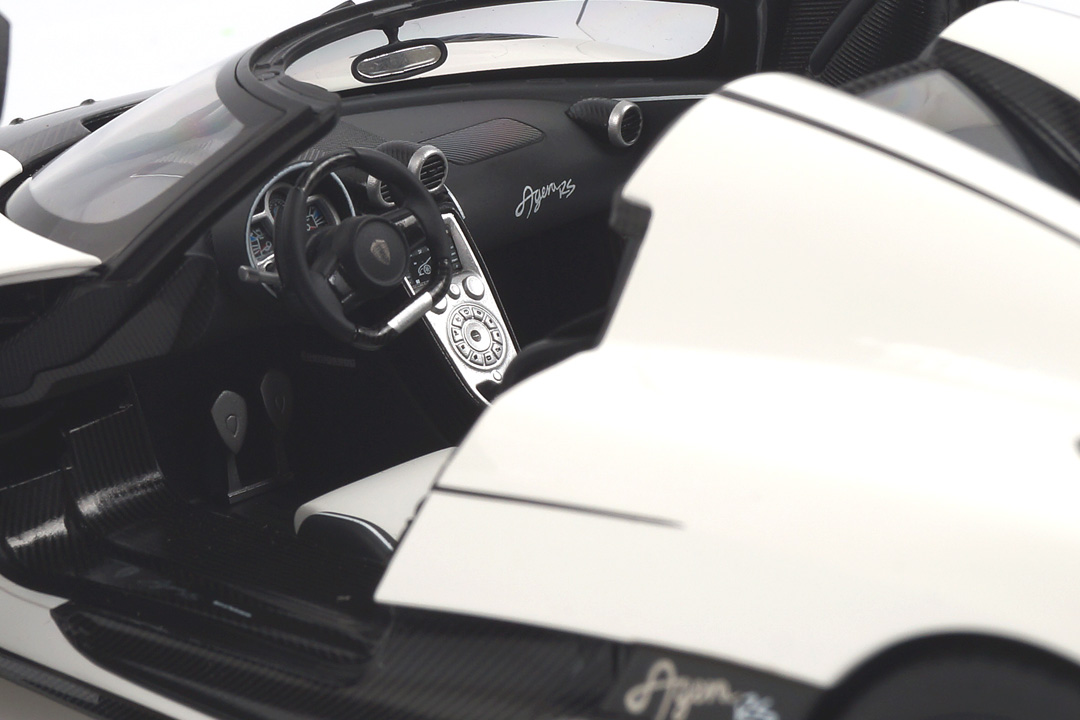 Koenigsegg Agera RS white/black AUTOart 1:18 79021 Koenigsegg Agera RS white/black AUTOart 1:18 79021