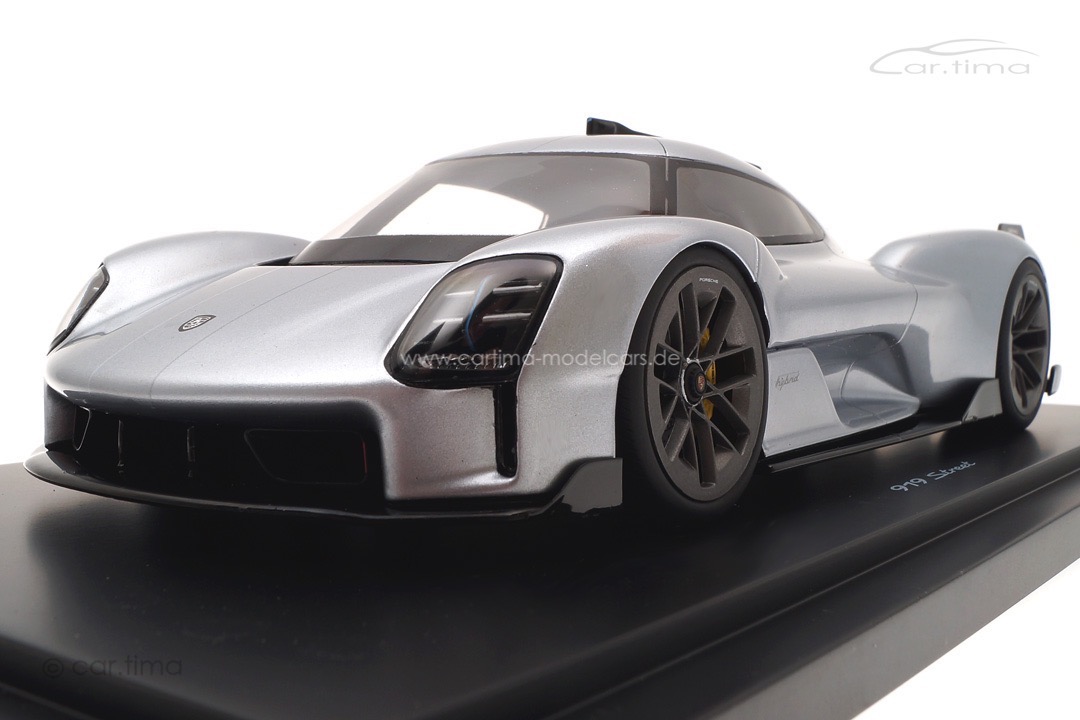 Porsche 919 Street silber/schwarz inkl. Vitrine 1:18 WAP0210190NSTR Porsche 919 Street silber/schwarz inkl. Vitrine 1:18 WAP0210190NSTR