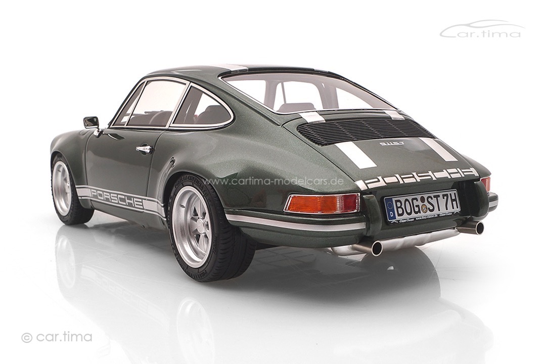 Porsche 911 ST Oakgrün Originalsignatur Walter Röhrl auf Bodenplatte car.tima 1:18