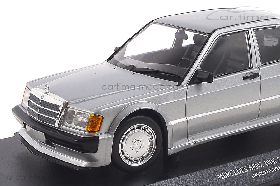 Mercedes-Benz 190E 2,5-16 EVO 1 silber Minichamps 1:18 155036001 Mercedes-Benz 190E 2,5-16 EVO 1 silber Minichamps 1:18 155036001
