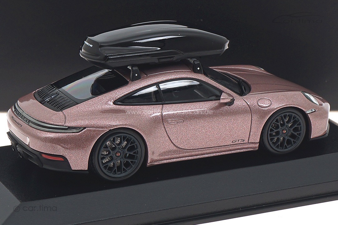 Porsche 911 (992.2) Carrera 4 GTS Frozenberry mit Dachbox Minichamps 1:43 WAP0201660S0DB