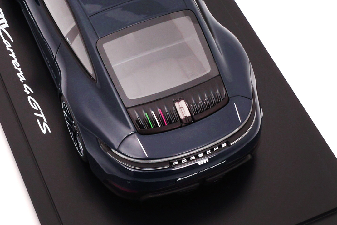 Porsche 911 (992.2) Carrera 4 GTS 40 Jahre Porsche Italien Blusogno Spark 1:18 WAP0210560TGTS Porsche 911 (992.2) Carrera 4 GTS 40 Jahre Porsche Italien Blusogno Spark 1:18 WAP0210560TGTS