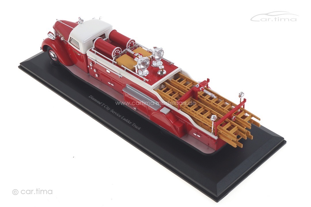 Diamond T City Service Ladder Truck rot/weiß autocult 1:43 12012 Diamond T City Service Ladder Truck rot/weiß autocult 1:43 12012