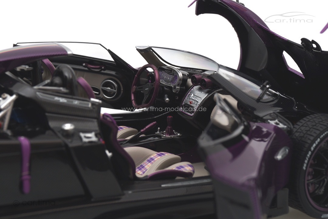 Pagani Zonda HP Barchetta Carbon purple LCD 1:18 LCD18009-PU Pagani Zonda HP Barchetta Carbon purple LCD 1:18 LCD18009-PU