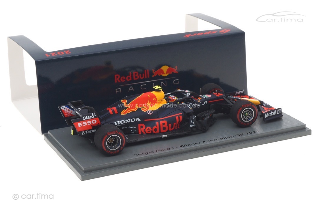 Red Bull Racing Honda RB16B Winner GP Azerbaijan 2021 Sergio Perez/pit board Spark 1:43 S7667 Red Bull Racing Honda RB16B Winner GP Azerbaijan 2021 Sergio Perez/pit board Spark 1:43 S7667