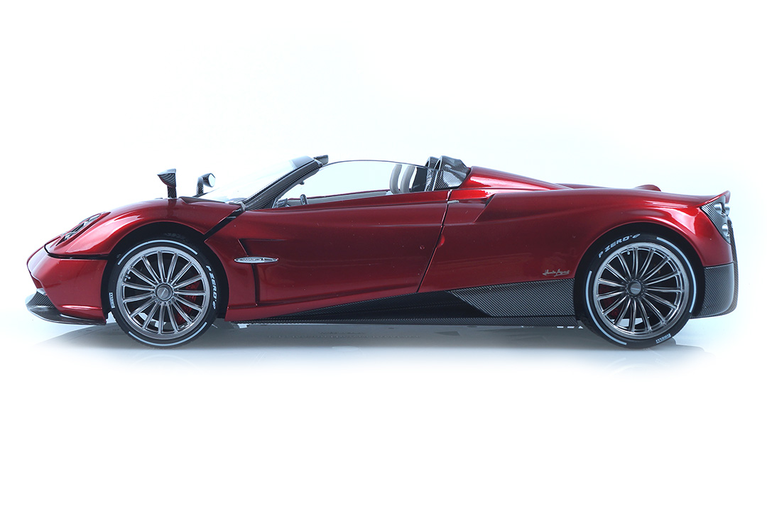Pagani Huayra Roadster rot LCD Models 1:18 LCD18002RE