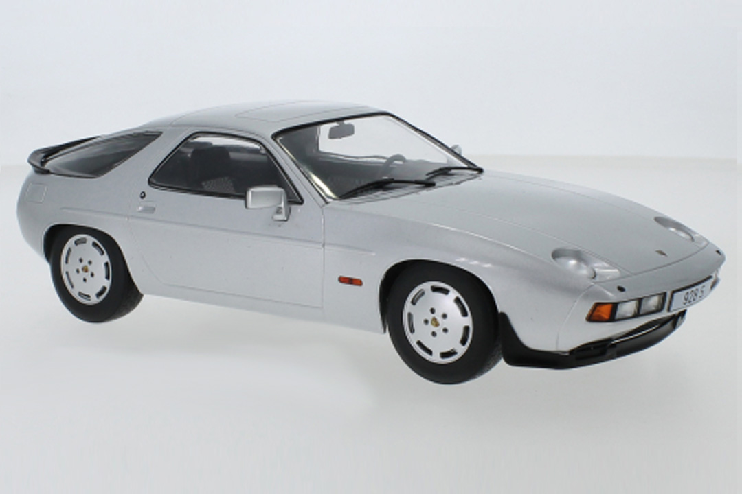 Porsche 928 S silber MCG 1:18 MCG18200