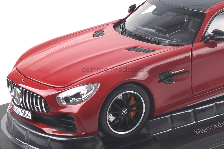 Mercedes-Benz AMG GT-R rot Norev 1:18 183452 Mercedes-Benz AMG GT-R rot Norev 1:18 183452