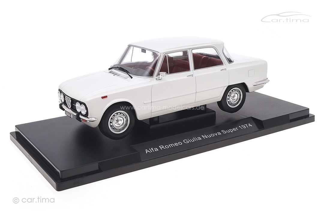 Alfa Romeo Giulia Nuova Super weiß MCG 1:18 MCG18146 Alfa Romeo Giulia Nuova Super weiß MCG 1:18 MCG18146