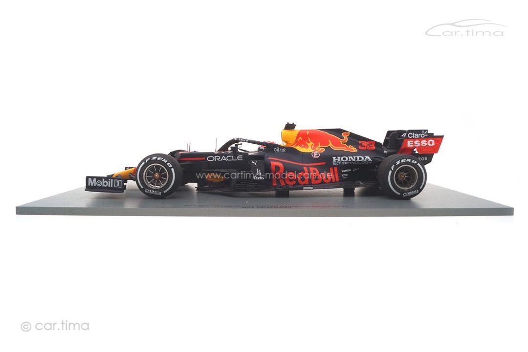 Red Bull Racing RB16B Winner GP Niederlande 2021 Max Verstappen/pit board Spark 1:18 18S601