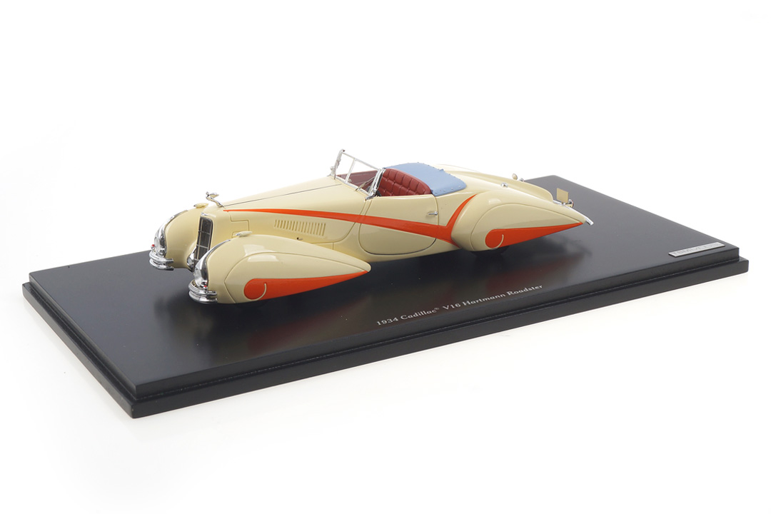 Cadillac V16 Hartmann Roadster Cream white TSM-Model 1:43 TSM144357 Cadillac V16 Hartmann Roadster Cream white TSM-Model 1:43 TSM144357