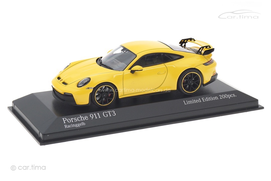 Porsche 911 (992) GT3 Racinggelb/Rad schwarz Minichamps 1:43 413069207 Porsche 911 (992) GT3 Racinggelb/Rad schwarz Minichamps 1:43 413069207